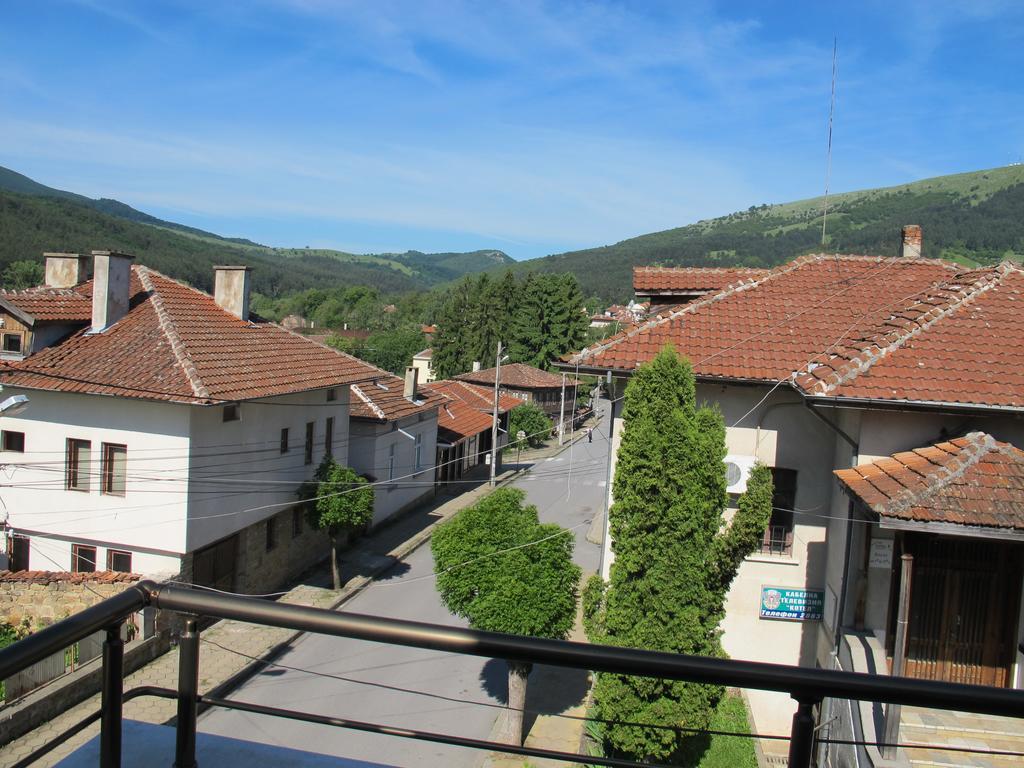 Guest House & Bistro Lefterova Котел Екстериор снимка