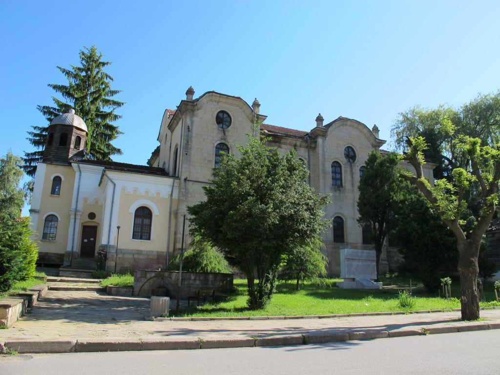 Guest House & Bistro Lefterova Котел Екстериор снимка