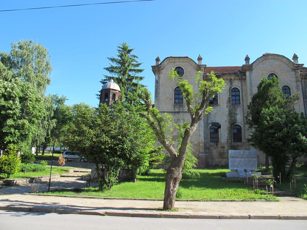 Guest House & Bistro Lefterova Котел Екстериор снимка