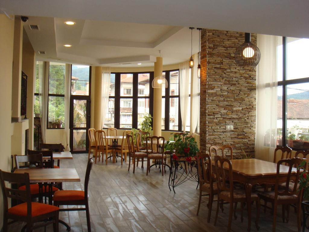 Guest House & Bistro Lefterova Котел Екстериор снимка