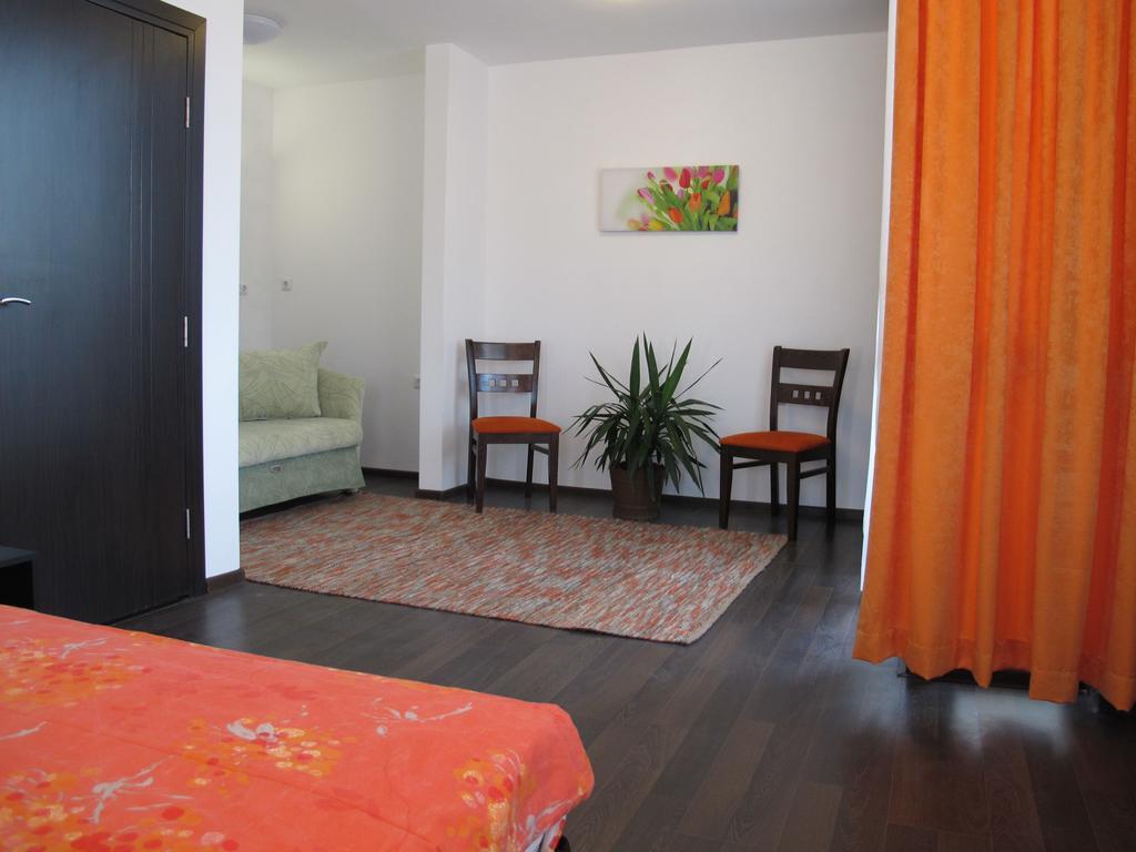 Guest House & Bistro Lefterova Котел Екстериор снимка