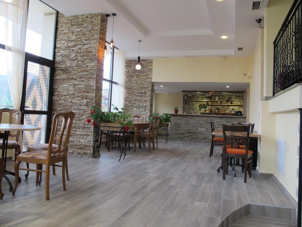 Guest House & Bistro Lefterova Котел Екстериор снимка