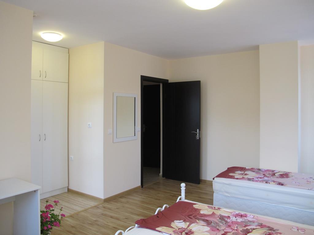 Guest House & Bistro Lefterova Котел Екстериор снимка