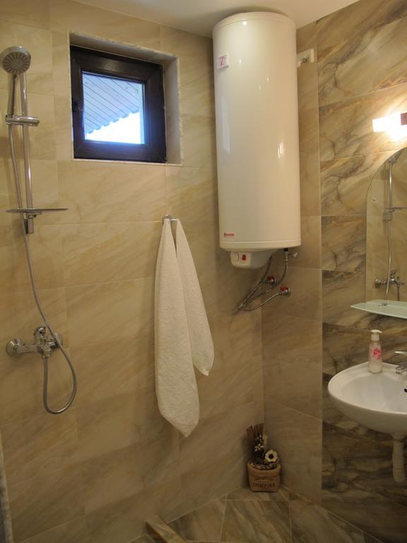 Guest House & Bistro Lefterova Котел Екстериор снимка