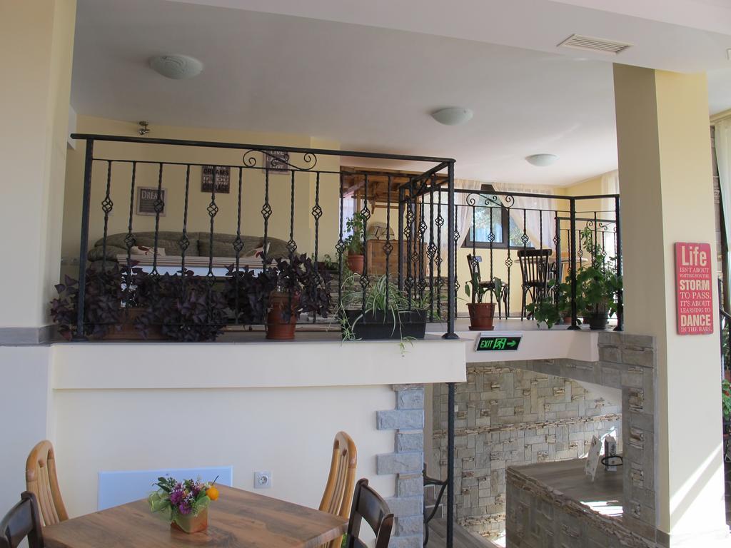 Guest House & Bistro Lefterova Котел Екстериор снимка