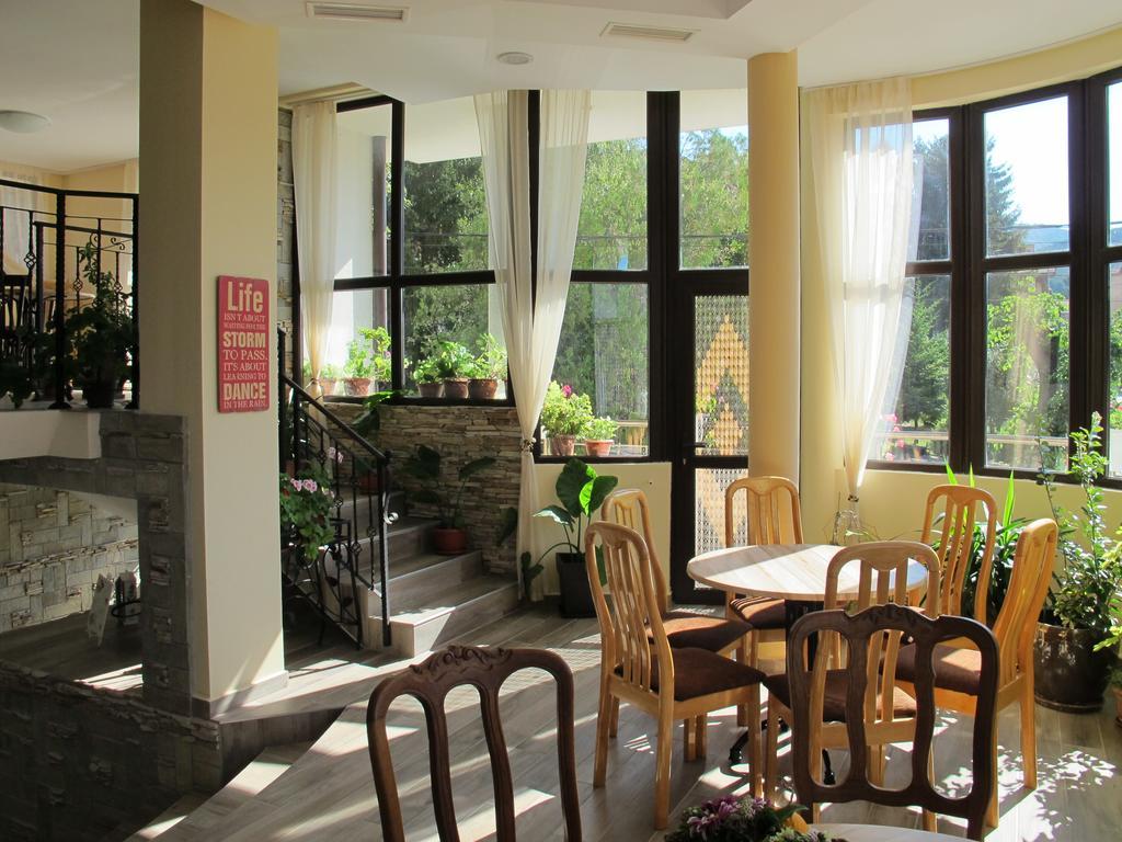 Guest House & Bistro Lefterova Котел Екстериор снимка