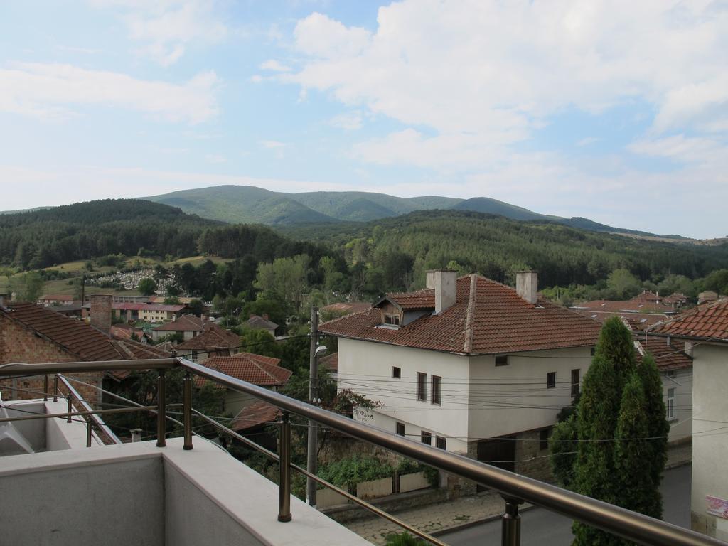 Guest House & Bistro Lefterova Котел Екстериор снимка